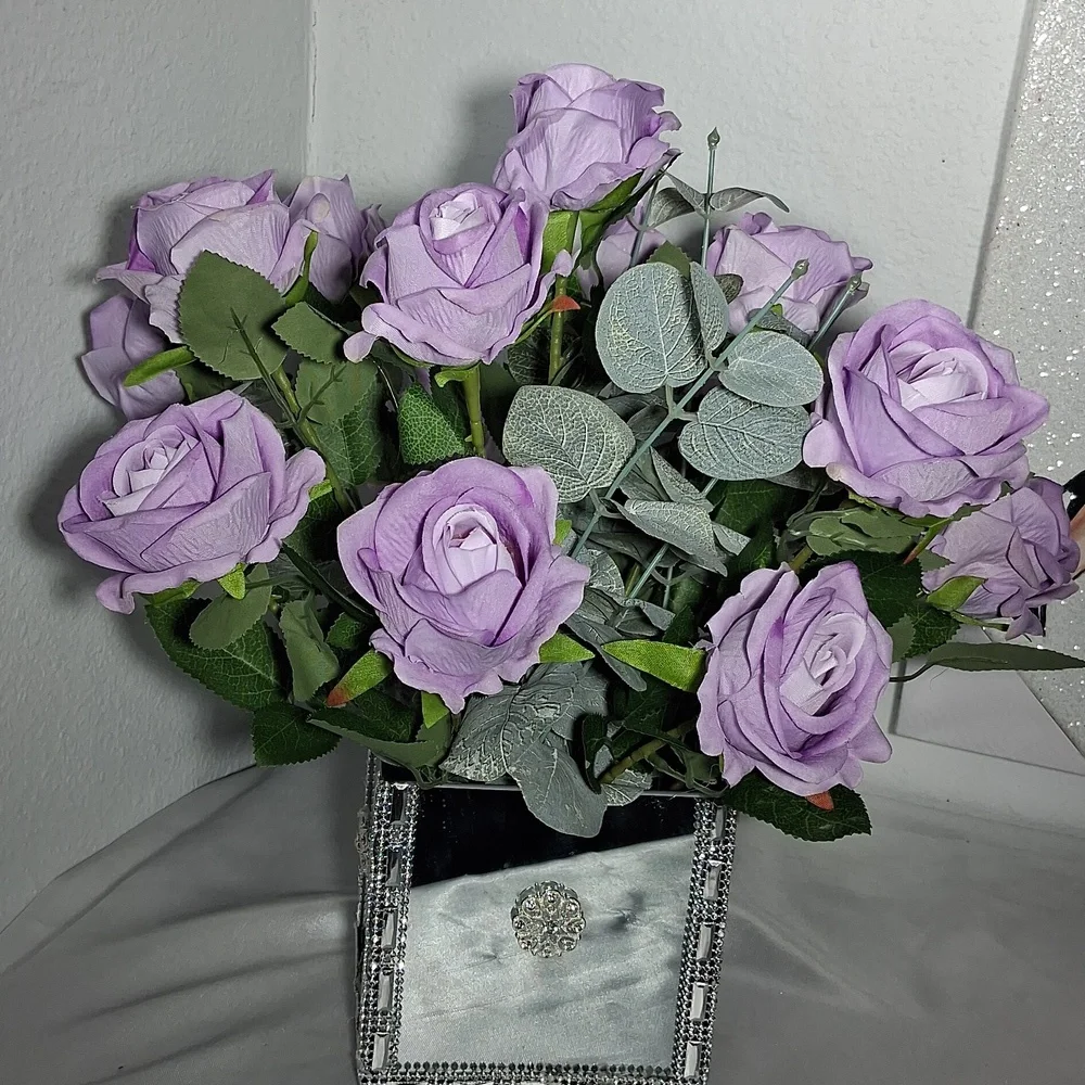 FLOWER BOUQUET WITH MIRROR CRYSTAL BASE